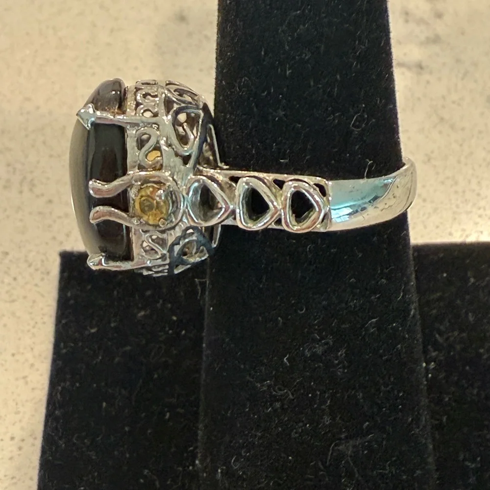 Tigers eye Ring with Gemstone in sterling silver band